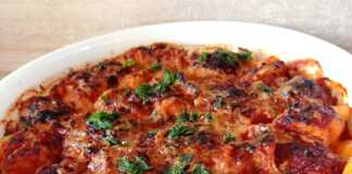 Κεφτεδάκια Φούρνου Κοκκινιστά με κόκκινη σάλτσα και τυρί