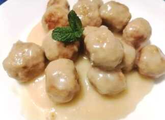 Κεφτεδάκια κοτόπουλου με δυόσμο σε λευκό κρασί