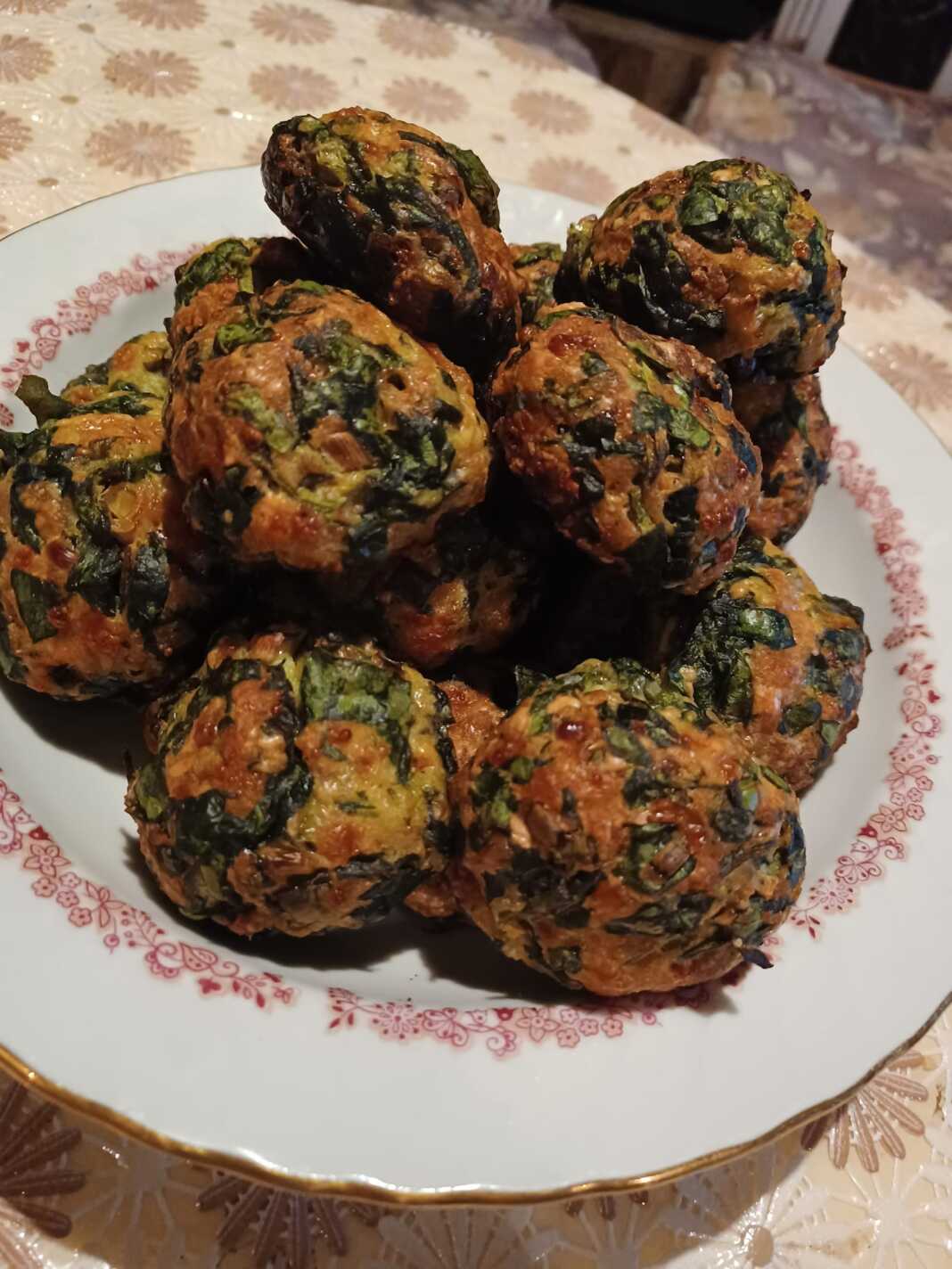 keftedesSpanaki Κεφτέδες με Σπανάκι και τυρί