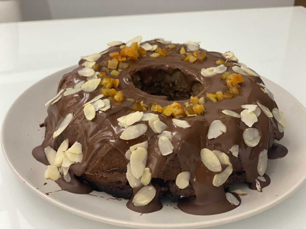 Κέικ με φλούδα πορτοκαλιού και αμύγδαλο