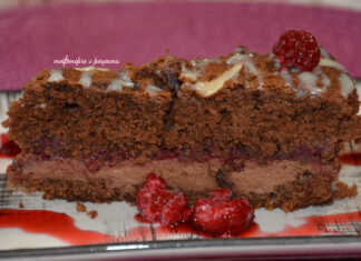 Κέικ Σοκολάτας με μαρμελάδα και αμύγδαλα