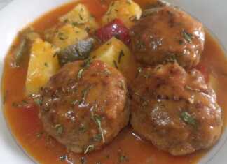 Κεφτεδάκια με σάλτσα ντομάτας και πατατες Κεφτεδάκια με σάλτσα ντομάτας και πατατες