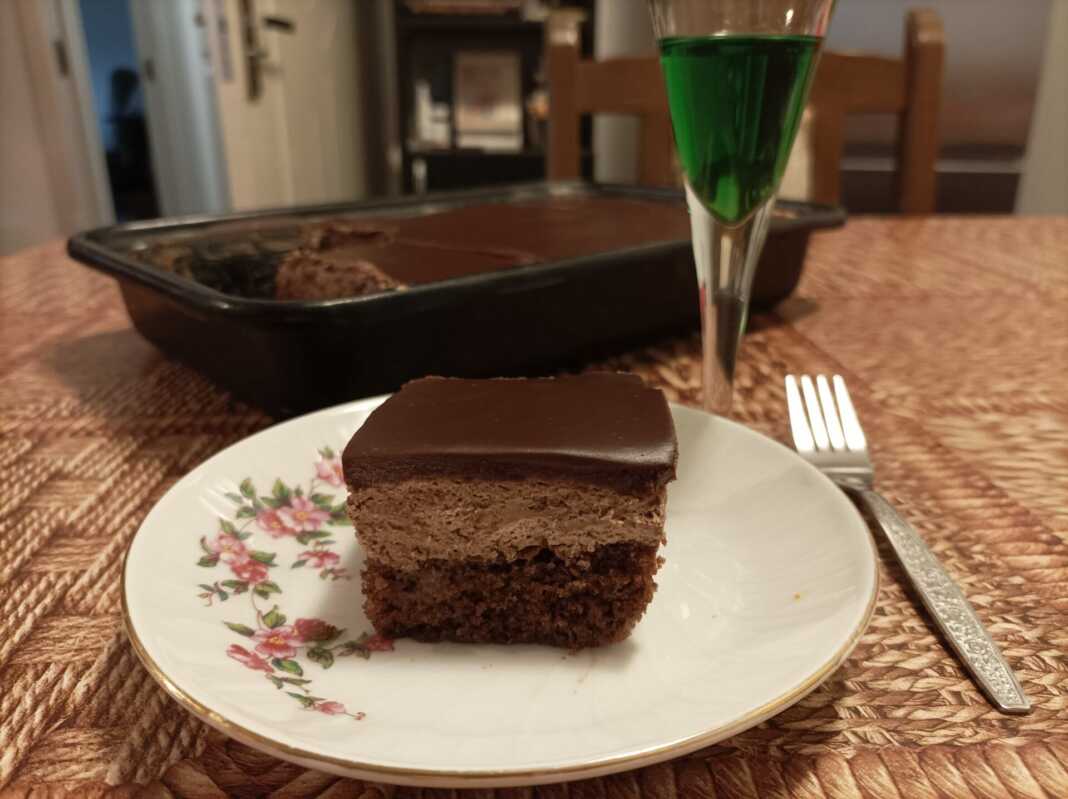 Κρεμώδες κέικ σοκολάτας