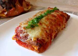 Ρολό ψητής πιπεριάς με αυγά και τυρί