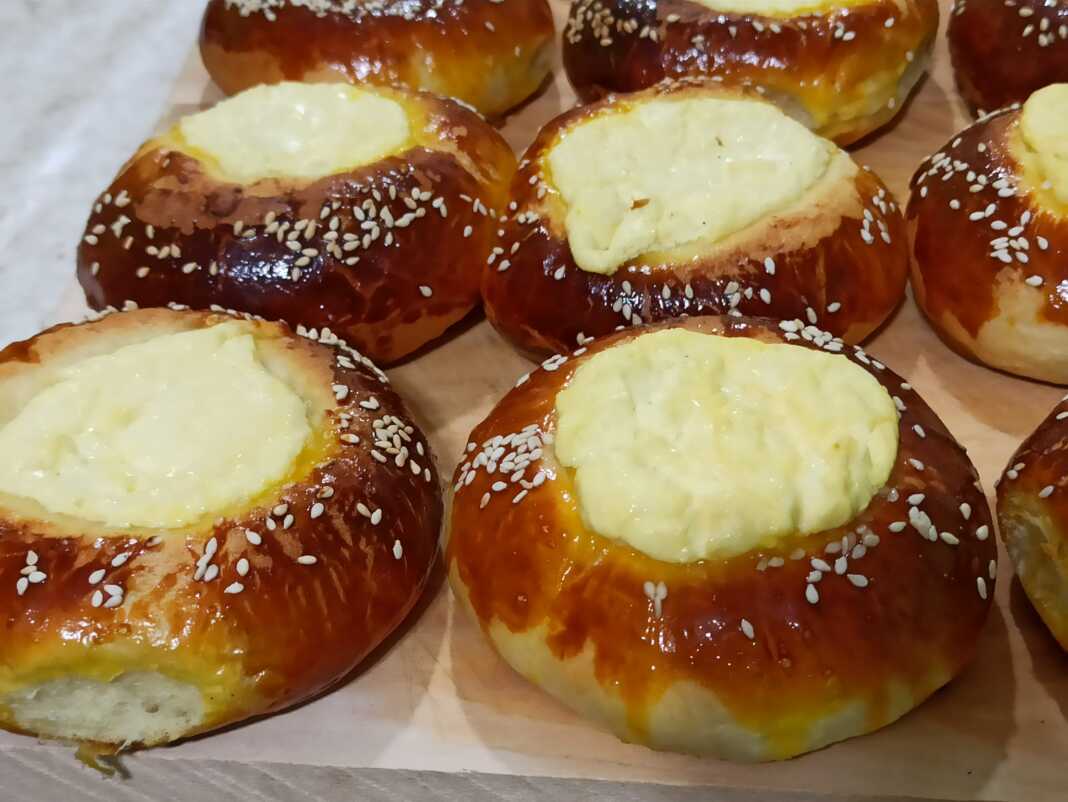 Λυχναράκια πασπαλισμένα με γλυκιά επικάλυψη