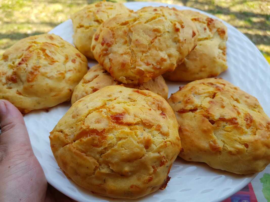 Kέικ με ζαμπόν και τυρί χωρίς ζύμωμα