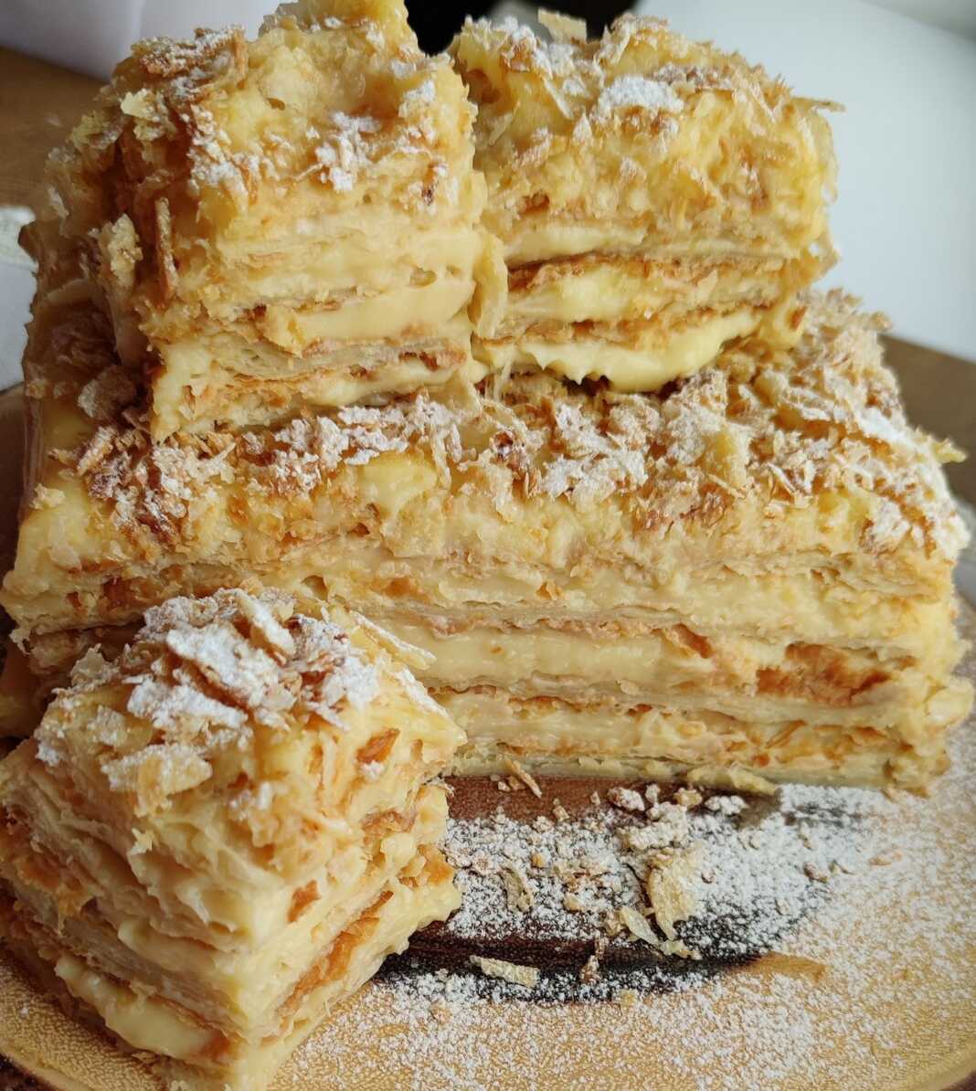 tortaNapoleon τούρτα σφολιάτας με κρέμα βανίλιας