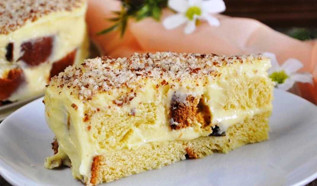 KeikSpitikiKrema0 Κέικ με τσουρέκι και σπιτική κρέμα