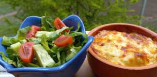 Πατάτες στο πήλινο με μπρόκολο και τυρί