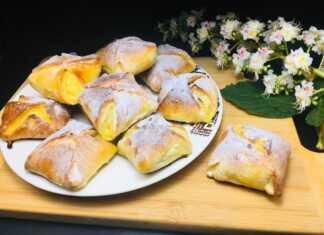 Παραδοσιακά γλυκά τυροπιτάκια