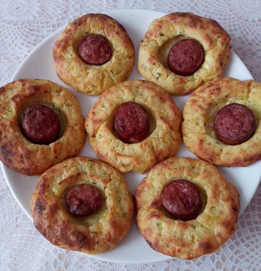 Πιτούλες Πατάτας με λουκάνικο