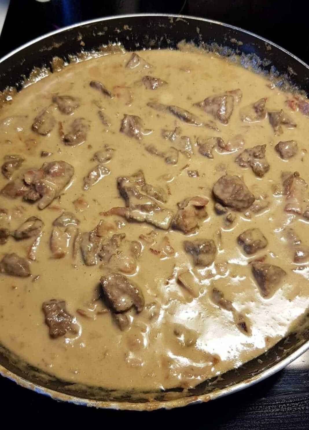 Συκώτι σε κρεμώδη σάλτσα με μανιτάρια