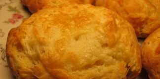 Γιαουρτοψωμάκια με κίτρινο τυρί