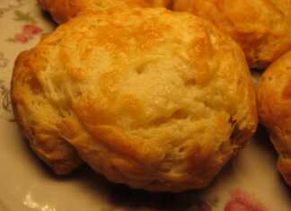 Γιαουρτοψωμάκια με κίτρινο τυρί