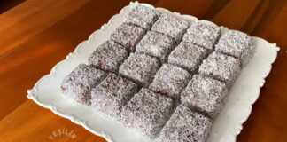 Γλυκό με Σιμιγδάλι και Σοκολάτα, κομμένο σε κυβάκια με καρύδα.