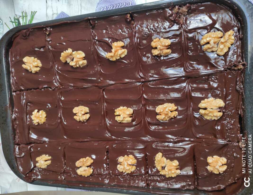 karidopitaSokolata Kαρυδόπιτα με σοκολάτα