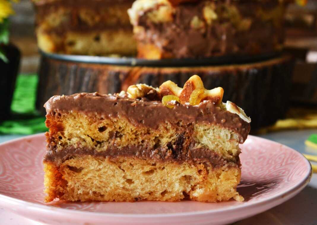 Τούρτα με το πασχαλινό τσουρέκι