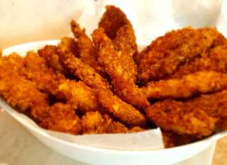 Μπουκιές κοτόπουλου με κορν φλέικς!