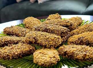 "Μπισκότα με γλάσο σοκολάτας και κορν φλέικς"