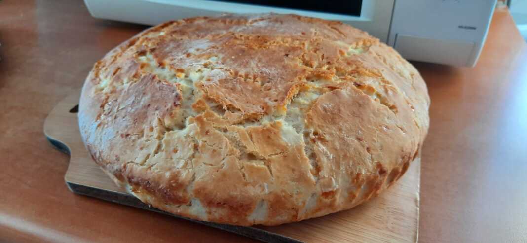 Ψωμί σόδας με τυρί