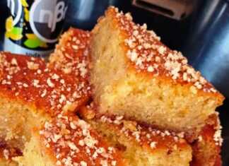 Κομμάτια από Νηστίσιμο ραβανί αλάδωτο σε πιατέλα, που αναδεικνύουν την υγρή και αφράτη υφή του