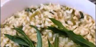 Ριζότο με αρωματικα κρέμα με βούτυρο και τριμμένη παρμεζάνα