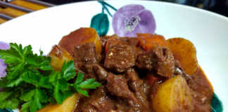 Μοσχαρίσιο Στιφάδο με πατάτες