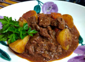 Μοσχαρίσιο Στιφάδο με πατάτες