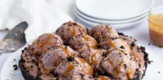 Πίτα παγωτού με καράμελα