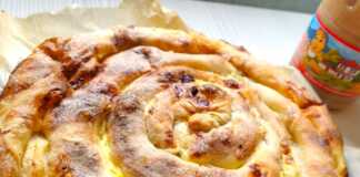 Η παραδοσιακή τραβηχτή πίτα Η παραδοσιακή τραβηχτή πίτα