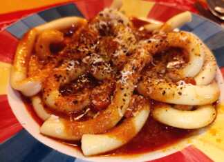 Μακαρόνια Χοντρά με σάλτσα