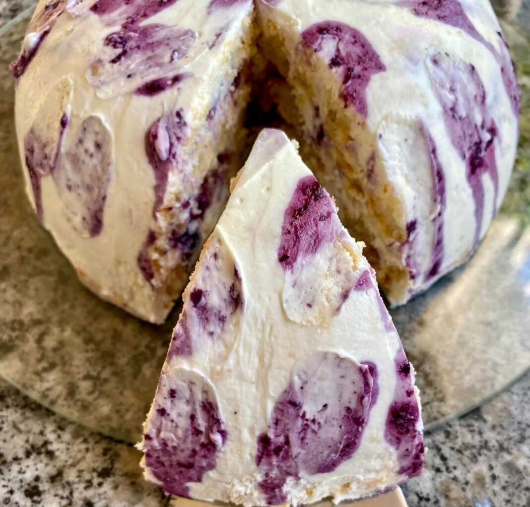 Κέικ μπισκότου(σαβαγιαρ) με μαρμελάδα μύρτιλλο