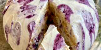 Κέικ μπισκότου(σαβαγιαρ) με μαρμελάδα μύρτιλλο😊 Κέικ μπισκότου(σαβαγιαρ) με μαρμελάδα μύρτιλλο