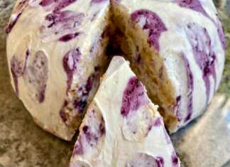 Κέικ μπισκότου(σαβαγιαρ) με μαρμελάδα μύρτιλλο