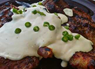 Μπριζόλες μαριναρισμένες στο φούρνο με σάλτσα γιαουρτιού Μπριζόλες μαριναρισμένες στο φούρνο με σάλτσα γιαουρτιού