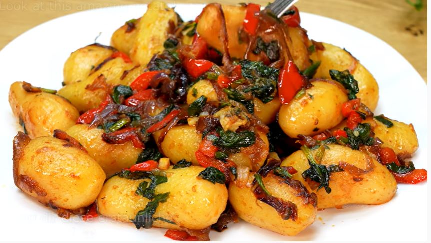 PatatesLaxanika Πατάτες στο τηγάνι με λαχανικά