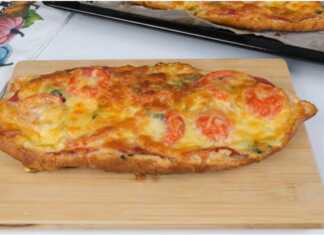 πίτσα με μπαγιάτικο ψωμί 