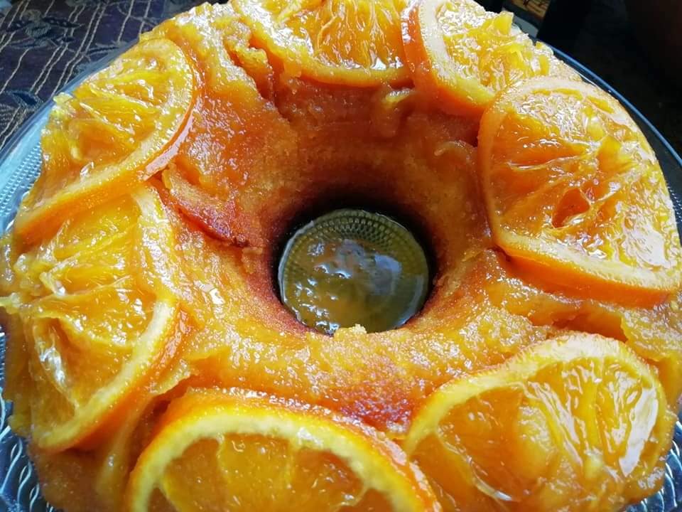 Κέικ με καραμελωμένο πορτοκάλι