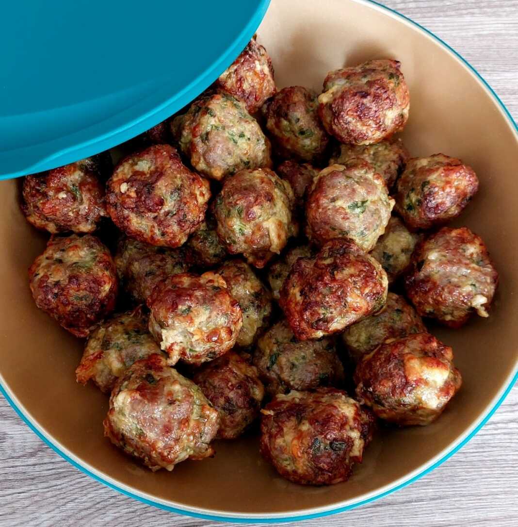 Κεφτεδάκια φούρνου με κιμά και μοτσαρέλα!