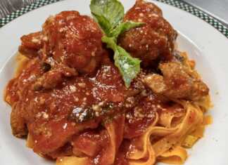 Φετουτσίνι με ανάμεικτο κιμά κεφτέδες