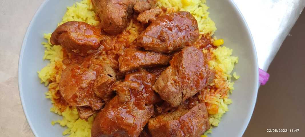 kokkinistoRyzi Κοκκινιστό Μοσχαράκι με σπυρωτό ρυζι μπασμάτι