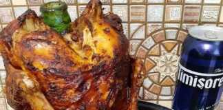 Ψητό κοτόπουλο σε μπουκάλι μπύρα και πατάτες