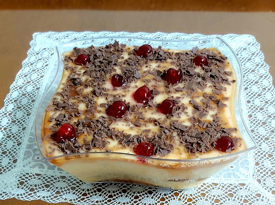 kremaGlikoKerasi Κρέμα με γλυκό κεράσι