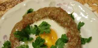 Φωλίτσες μπιφτέκια με αυγό