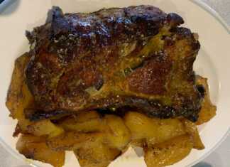 Χοιρινό στο φούρνο με πατάτες Λεμονάτο και σκορδάτο χοιρινό στο φούρνο με πατάτες