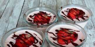 Πανακότα Φράουλας με σοκολάτα!