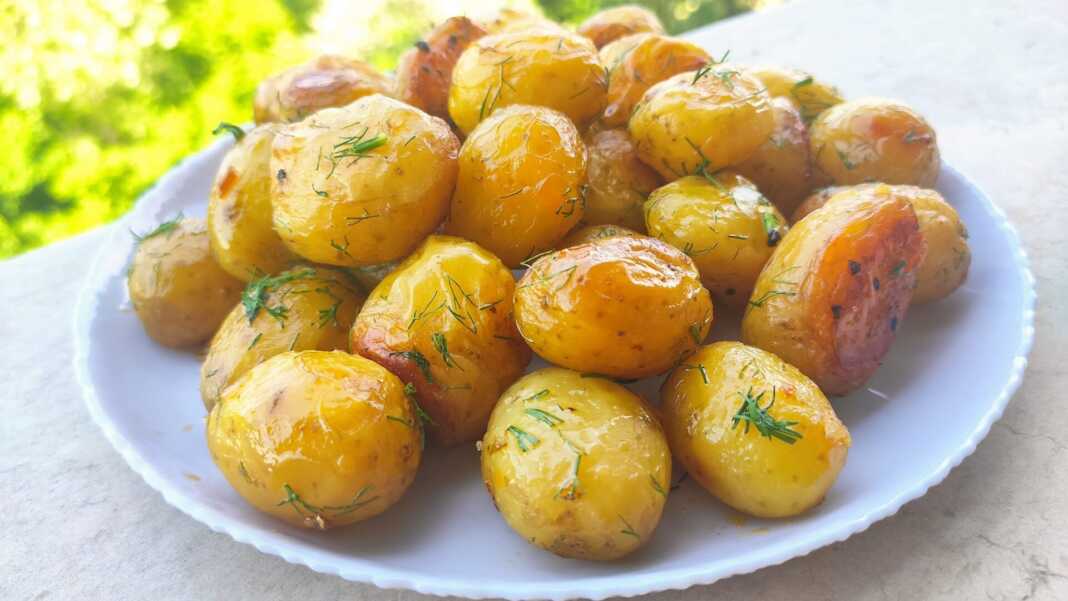 Πατάτες baby σε σακούλα στο φούρνο