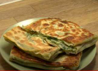 Πιτες με χόρτα σε ένα τηγάνι