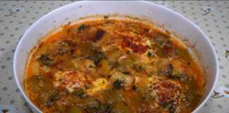 Πρασόρυζο κοκκινιστό με αυγά στο φούρνο