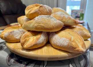 Ψωμάκια με τραγανή κρούστα